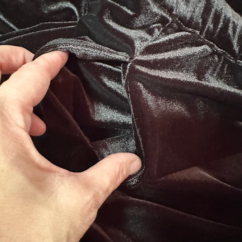 Hot Topic size 2 2x Black Velvet Button-Front Maxi Skirt Plus Size - Picture 13 of 13